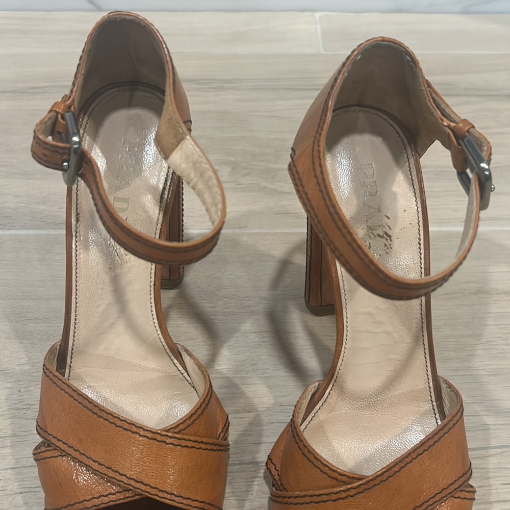 Prada heels - Picture 4 of 13
